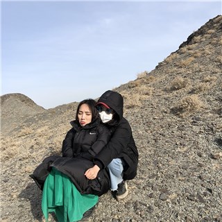孟佳拍free MV受冻不忘搞怪做鬼脸