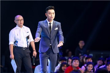 婚庆公司老板现场尬舞