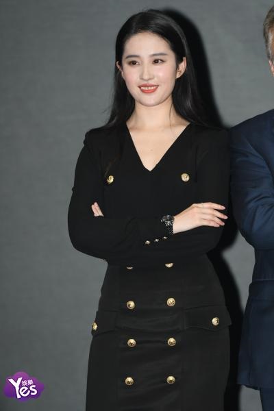 〈Yes 上海现场〉黄晓明刘亦菲共同出席活动 利落黑色装扮帅气满屏
