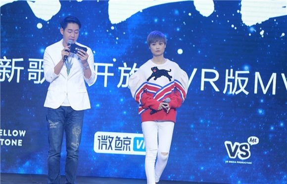 李宇春「野蛮生长」巡演 音乐时尚艺术盛宴