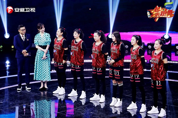 金星辣评时尚是个圈,流行金曲点燃青春回忆