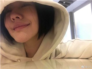 小S发文夸赞弟弟可爱绅士 网友：棣棣真是大暖男