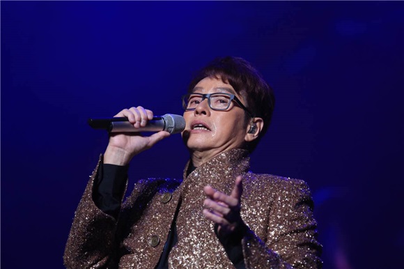谭咏麟上海演唱会 自己感动到