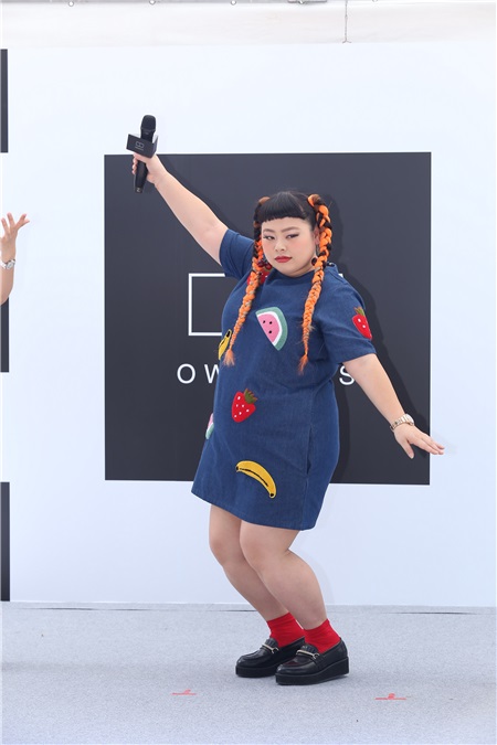 渡边直美出席眼镜品牌活动