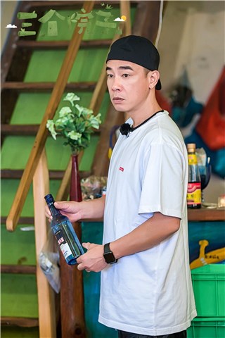 应采儿爆料陈小春是“电器杀手”