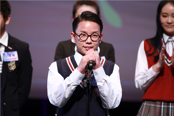 电影《闪光少女》春季大考 徐璐苦练扬琴获称赞