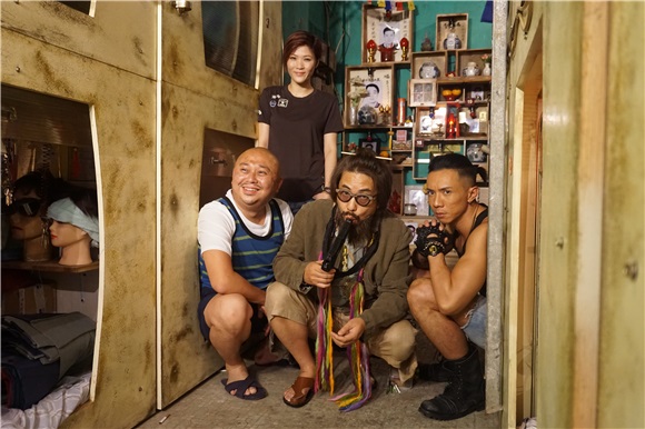 张继聪、郑欣宜、连诗雅、周柏豪参加电影《西谎极落之来自太空舱的你》拍摄现场