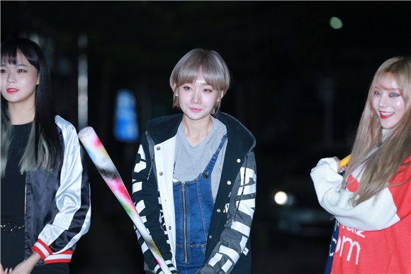 男团Seventeen、 ASTRO、 B1A4等前往KBS电视台参加《音乐银行》彩排