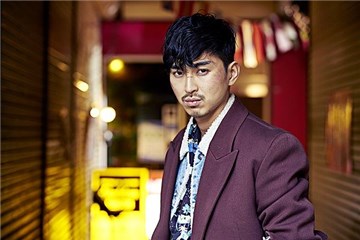 《异邦警察》10月登台 松田翔太展黑色幽默大秀中文