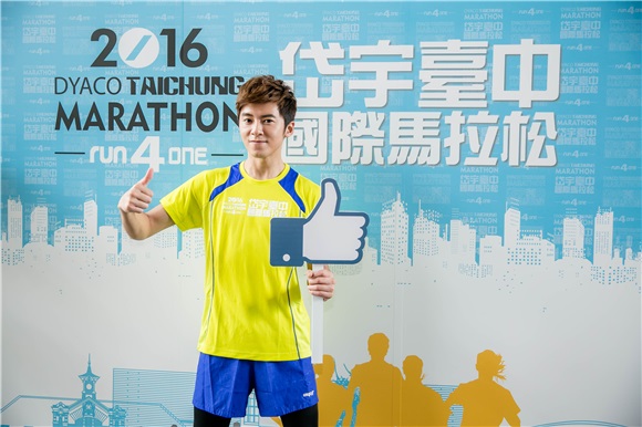 李国毅鼓励运动 揪17岁的演员好友们一起运动