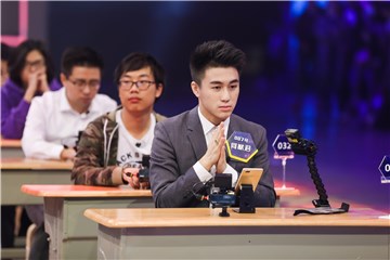 何猷君“数字华容道”拔得头筹