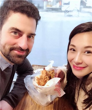 艾莉丝今天宣布顺利产子 粉丝惊讶：夸张