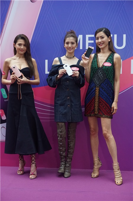 周秀娜、吴千语、周汶錡出席美颜手机发布会