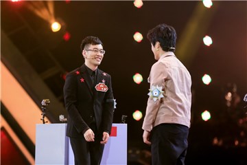杨易、森海渡相视一笑