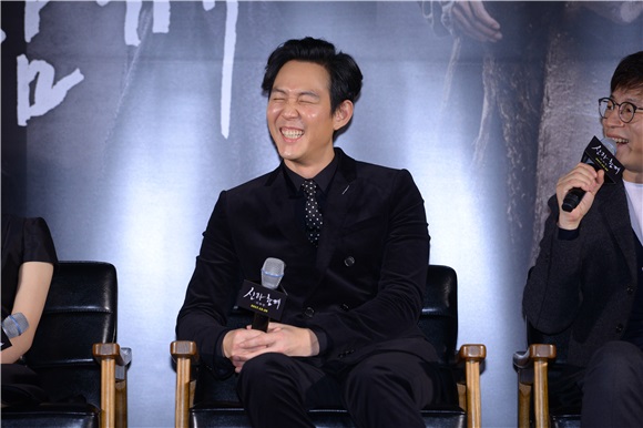 河正宇、车太贤等出席《与神同行》治作发布会