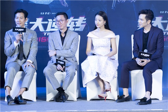 《惊天大逆转》全球首映 悬疑动作片新标杆领跑暑期档