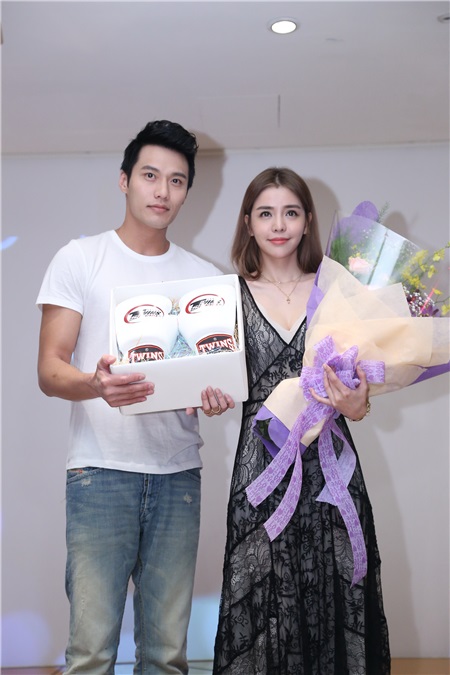 李毓芬《是我不够好》庆功见面会 炎亚纶出席力挺