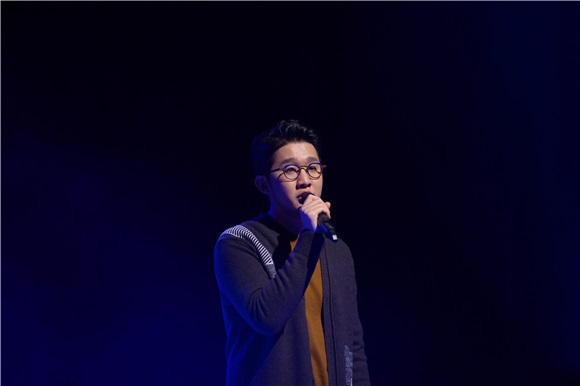韩国组合URBANZAKAPA携新曲《那时的我,那时的我们》举行SHOW CAS