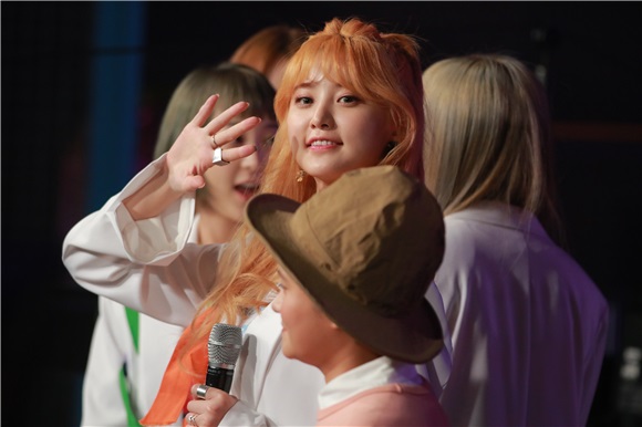 男团MonstaX、女团PRISTIN、EXID、GFriend在MBC《SHOWCHAMPION》中带来精彩舞台