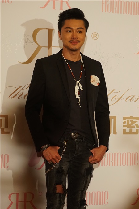蔡少芬、洪天明等出席尖香蔓蕾文化发展派对
