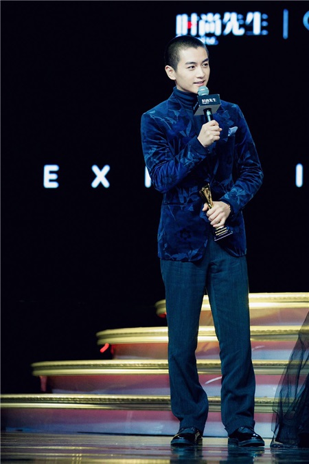 陈晓荣获「内地杰出艺人」奖 演员人生步履不停