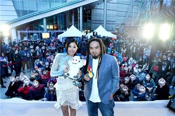 《海洋奇缘》首映会 A-Lin拿Mataka长发当毛笔