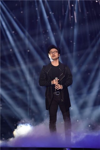 汪峰演唱《谢谢》