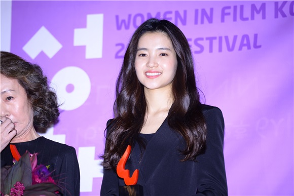 少女时代允儿出席「2016年度女性电影人奖」颁奖典礼