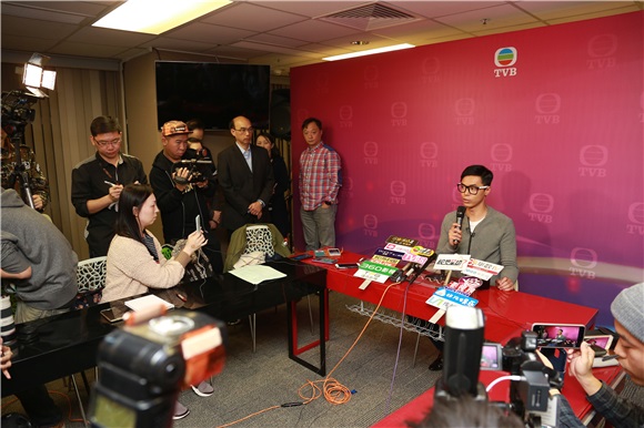 李润庭出席出轨门记者会