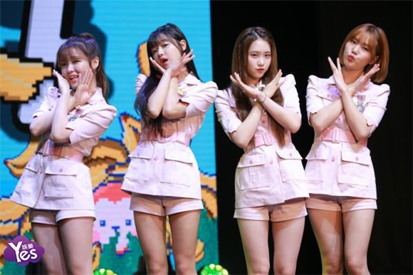 〈Yes 首尔现场〉OHMYGIRL举行新专辑SC 成员们可爱亮相清新十足