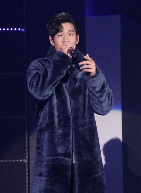 周兴哲演唱会哥哥站台合唱