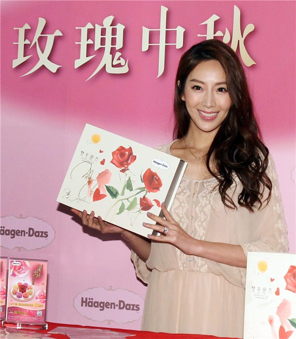 幸福人妻隋棠中秋心愿 卖冰淇淋月饼做公益