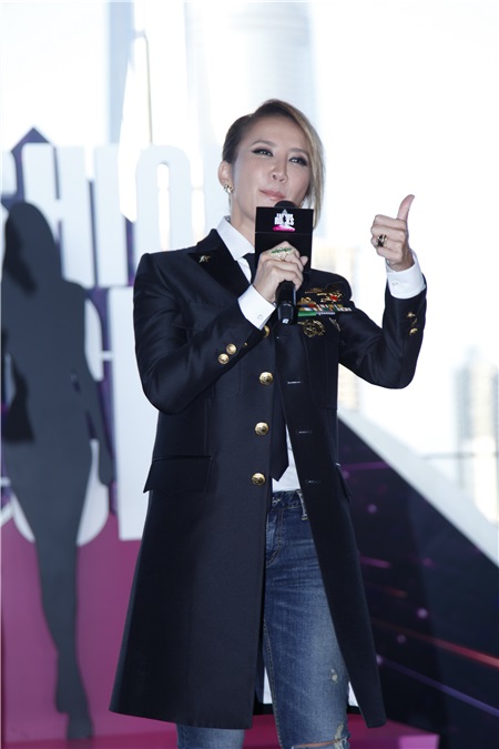 李玟出席某音乐活动