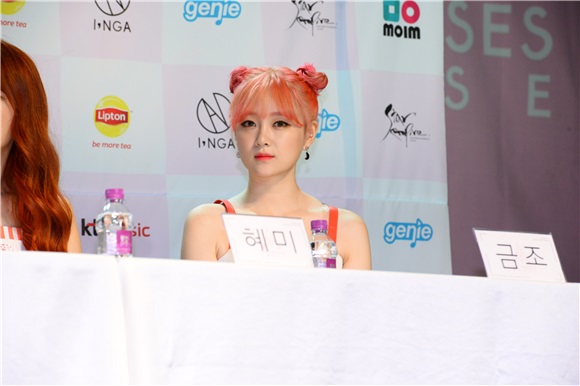 女团NineMuses小分队NineMuses A举行首张单曲专辑《MUSES DIARY》SHOWCASE