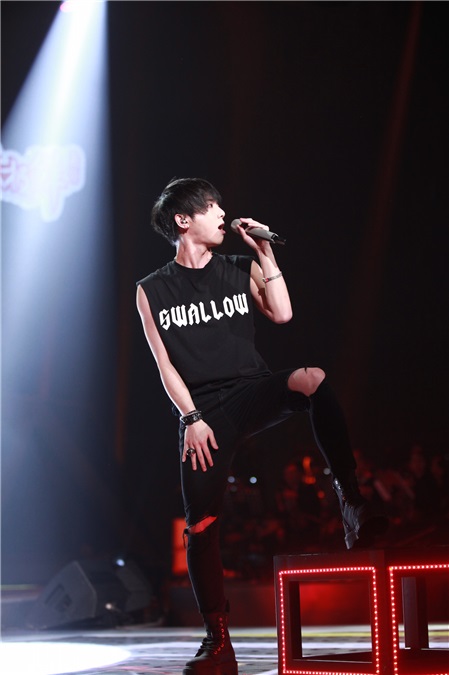 华晨宇「滑板鞋」海外疯狂破2000万 全新专辑《H》将发