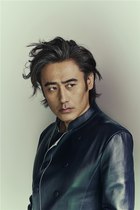 吴秀波玉面英伦范儿抢眼 「秀波风格」成时尚标杆