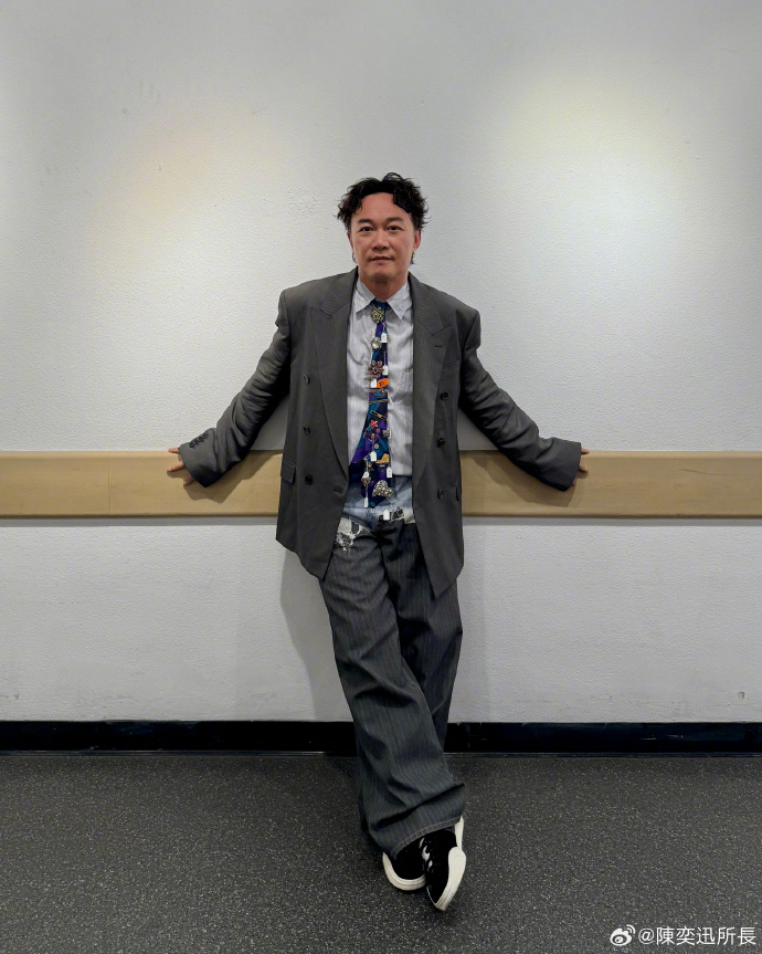 陳奕迅 26 場非演唱會，現場重錄經典專輯觀眾禁言封手機