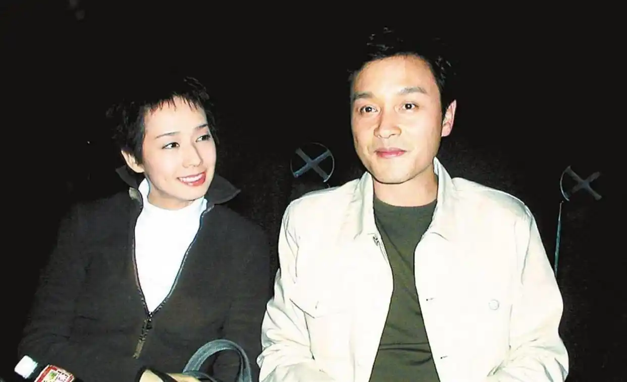 毛舜筠回首与张国荣初恋往事：他生性多情更重情，温柔真挚让人难忘