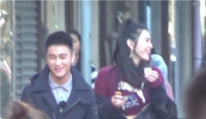 奚梦瑶何猷君同框