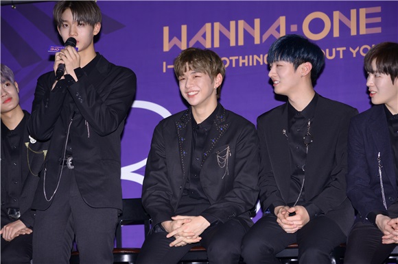 Wanna One发片记者会