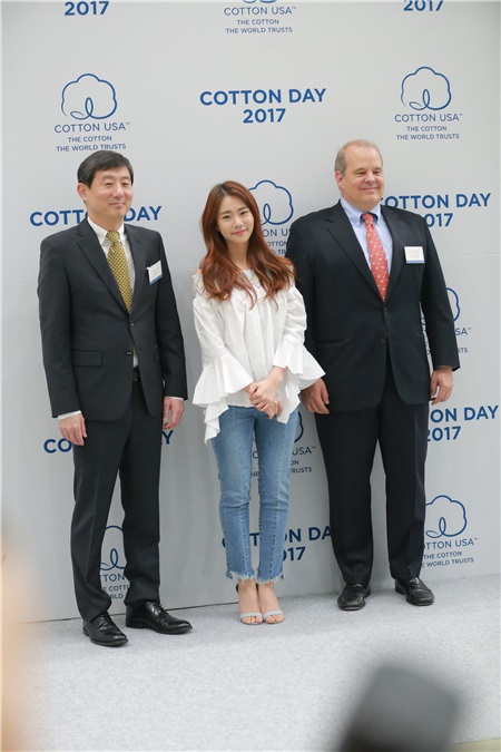 韩胜妍出席「COTTON DAY 2017」宣传大使委任仪式
