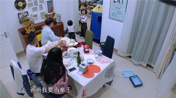 邹市明感叹回家真好 与儿子们「造反」遭关小黑屋