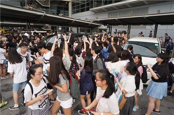 韩国女团少女时代郑秀妍抵港