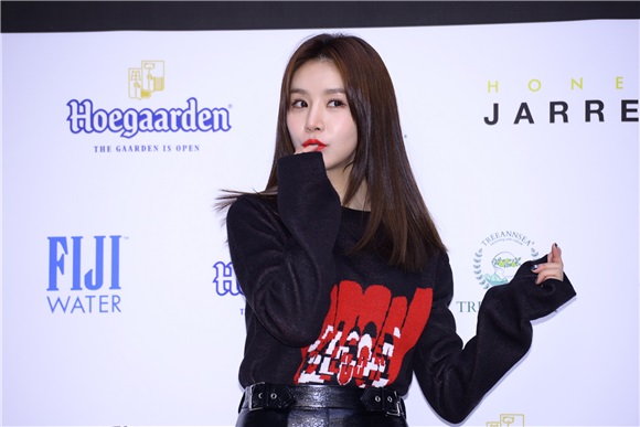 SISTAR孝琳-多顺、曹璐、李珠妍出席某品牌开业纪念活动