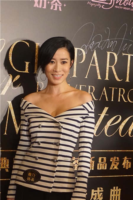 佘诗曼、胡定欣等出席「香蔓蕾万千星辉魔力盛典」