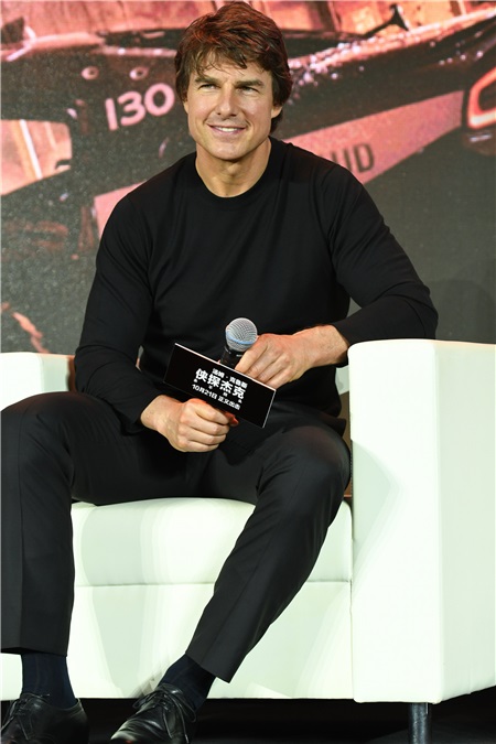 阿汤哥演英雄不忘幽默感 携新作《侠探杰克》空降上海