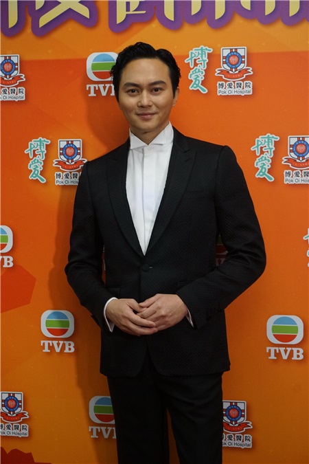 李克勤、郑嘉颖、谢天华、谭耀文、张智霖等出席慈善节目「博爱欢乐传万家」