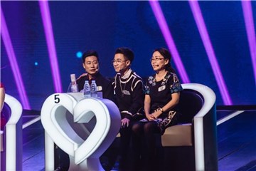 离异夫妻为孩子走到一起