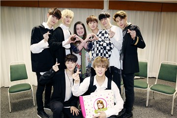 VAV成功结束巴西FanMeeting