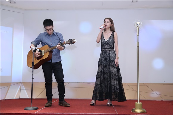 李毓芬《是我不够好》庆功见面会 炎亚纶出席力挺